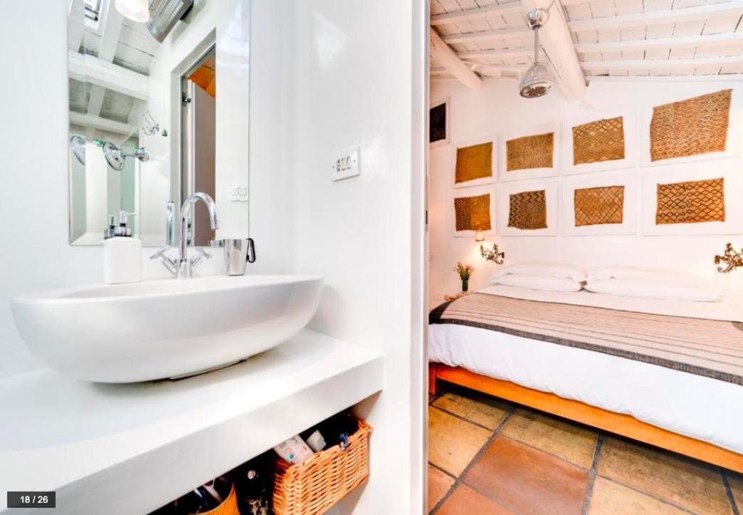 Luxury Art Apartment In Trastevere With Terrace Рим Екстер'єр фото